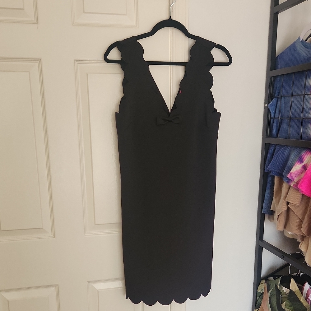 Betsey Johnson Black Scallop V Neck  Cocktail Dress Size 10